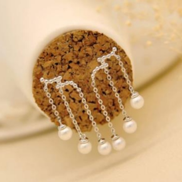 NEW pearl drop earrings - Picture 3 of 4